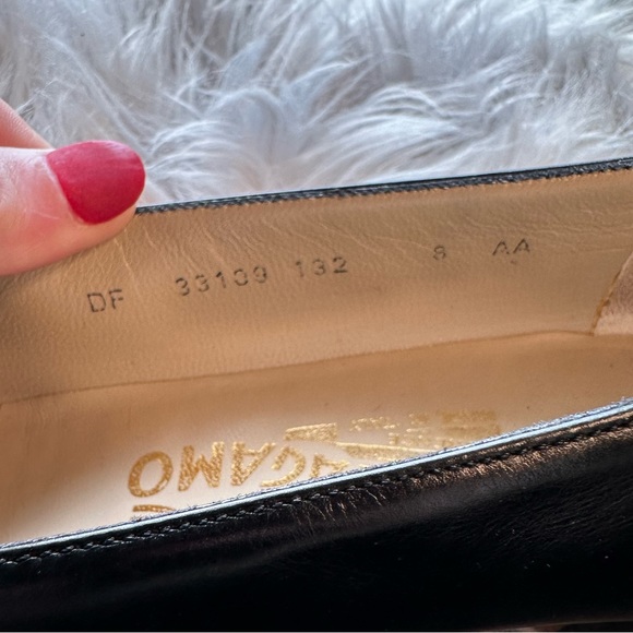 Vintage Salvatore Ferragamo Black Leather Pumps - Picture 7 of 8